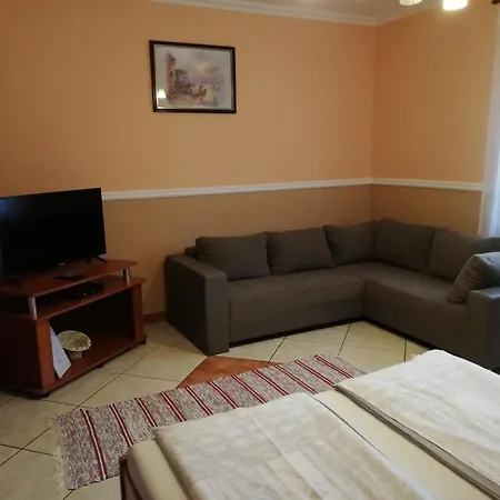 Rege Apartment *
